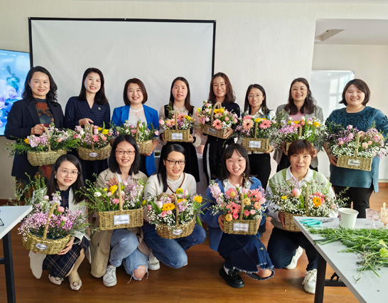 女神节里笑容翻飞，欢乐不退