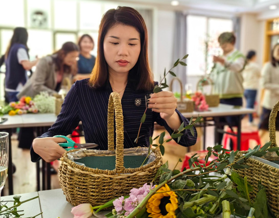 女神节里笑容翻飞，欢乐不退