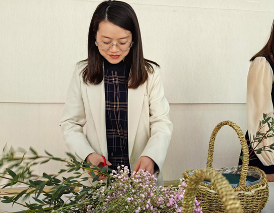 女神节里笑容翻飞，欢乐不退