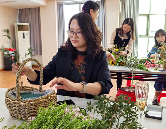 女神节里笑容翻飞，欢乐不退